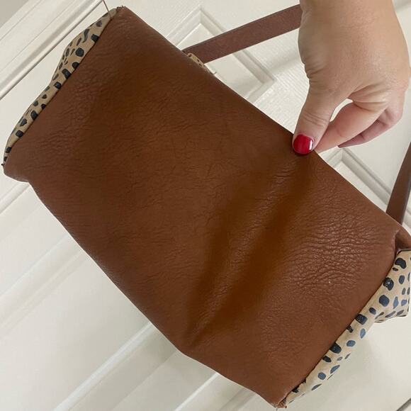 UNIVERSAL THREAD • Spotted Animal Print Bucket Tote Shoulder Bag Purse - Picture 8 of 10